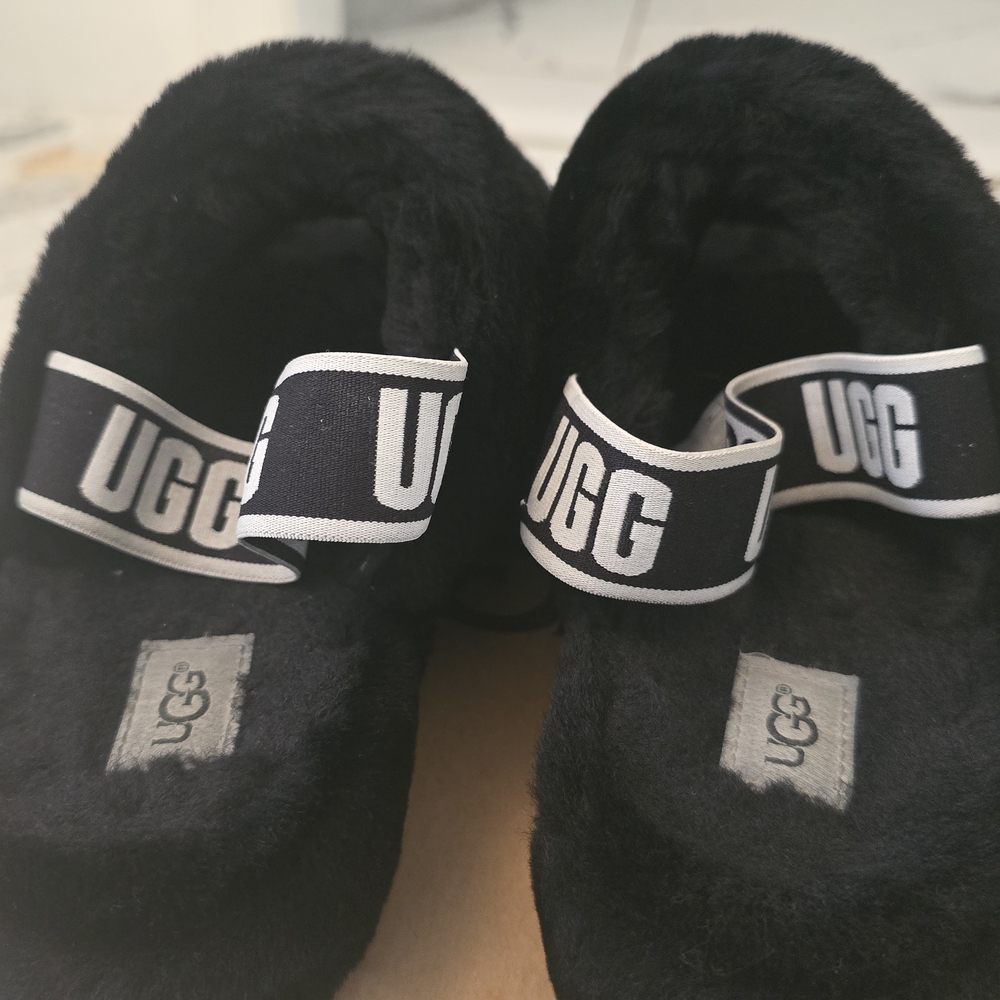 UGG Women's Fluffy Slippers/Slides - Size 10 * Like New w/box* - Picture 4 of 12